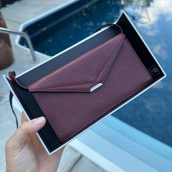 Loewe 🤍 Maroon Textured Leather Clutch - Picture 14 of 14